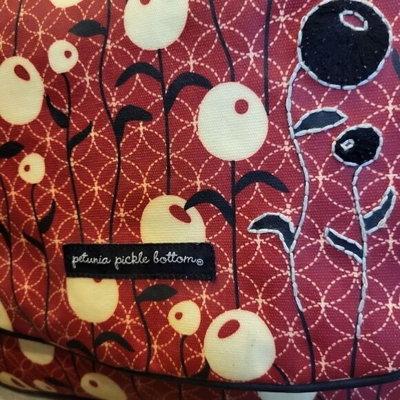 Petunia Pickle Bottom DIAPER BAG - Picture 7 of 7